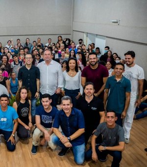 Com auditório lotado, prefeitura  realiza aula inaugural da Escola de Artes de Arapiraca