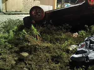 Acidente com condutor sem habilitação deixa um morto e quatro feridos em Arapiraca