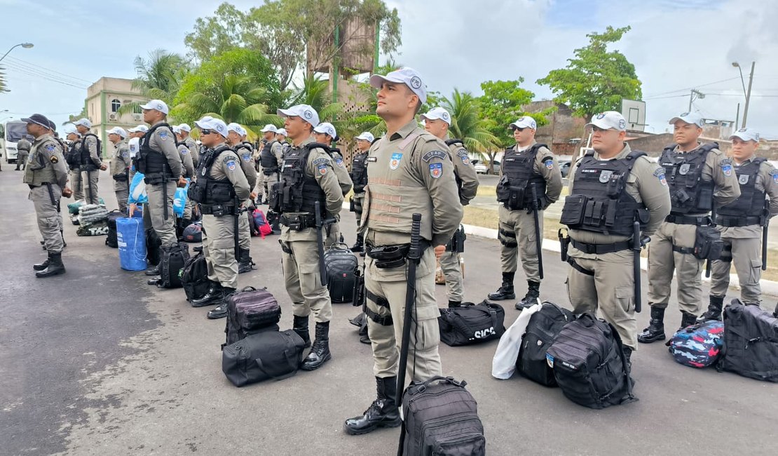 Tropas da PM embarcam para reforçar policiamento de carnaval no interior