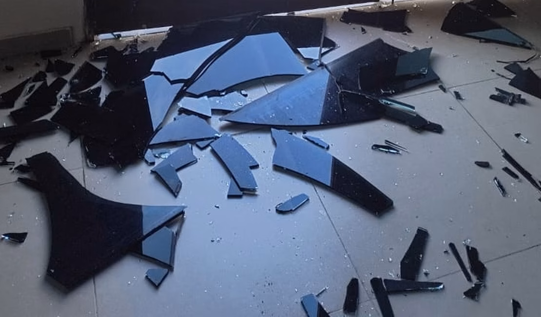 Casa do Empreendedor de Penedo é alvo de vandalismo na madrugada deste domingo (9)