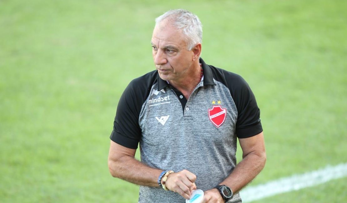 Márcio Fernandes, campeão da Série C com o Vila Nova, é o novo técnico do CSA