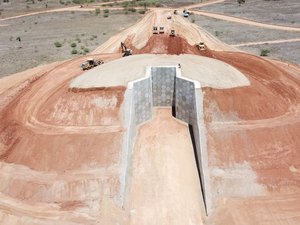 Britagem primária: um marco na obra do Projeto Serrote