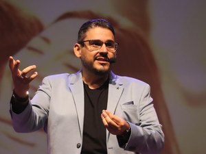 Palestrante Pedro Paulo Luz lança dois livros que celebram o poder da boa comunicação