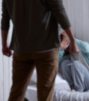 Adolescente de 14 anos filma abusos e denuncia marido da própria tia, em Maceió