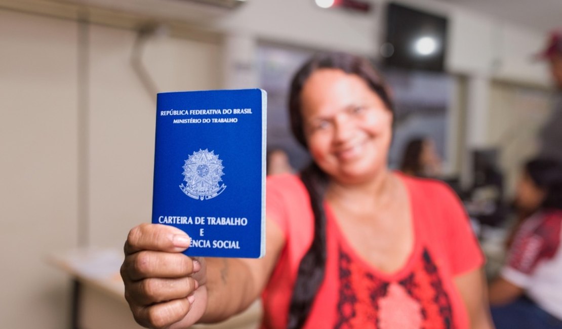 Maceió abre 250 vagas para qualificação gratuita em atendimento via chat