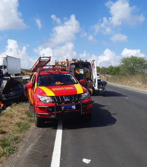 Acidente na BR-101 deixa uma vítima fatal e três feridos em Porto Real do Colégio