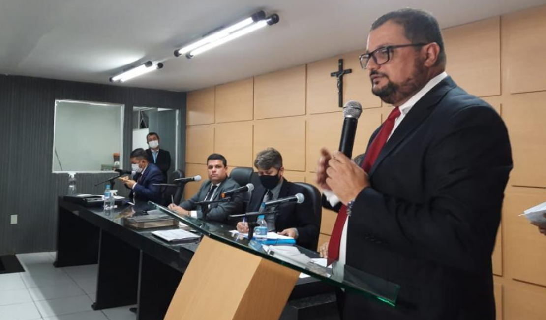 Vereador chama blogueiro arapiraquense de mentiroso durante sessão da Câmara
