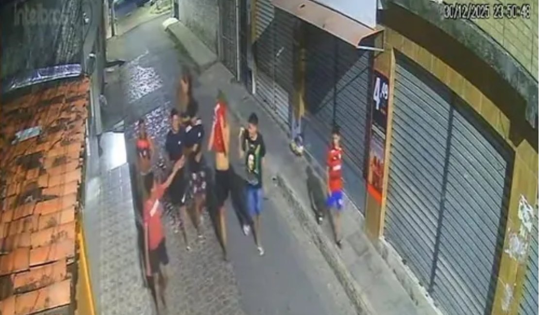 Adolescentes são flagrados por câmeras cometendo vandalismo no Jacintinho