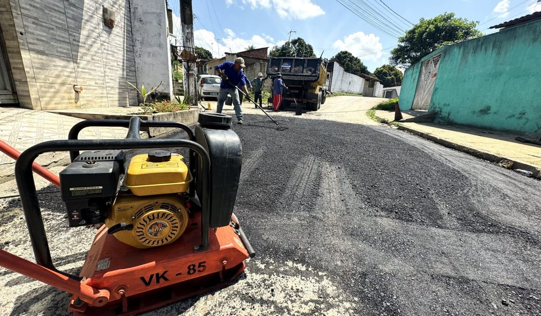 Rio Novo é beneficiado com mutirão da Operação Tapa-Buraco