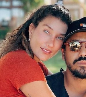 4 meses após separação, Gabriela Pugliesi posa com novo namorado