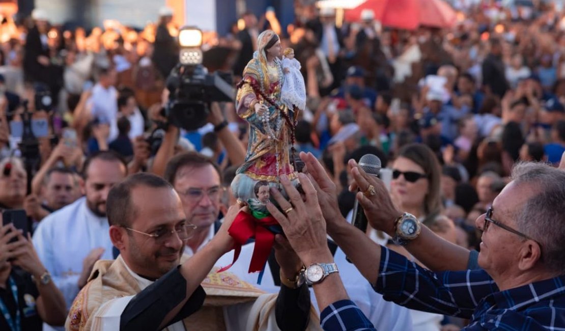 Fé e tradição marcam encerramento da Festa de Nossa Senhora do Bom Conselho
