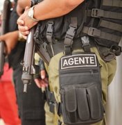 Agentes penitenciários fazem varredura no Presídio Baldomero Cavalcanti