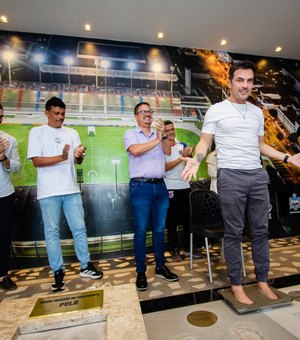 Falcão entra para o Hall da Fama do Estádio Rei Pelé em dia histórico para o esporte alagoano