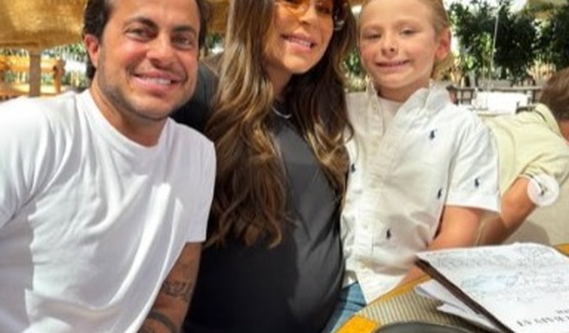 Nasce filho de Thammy Gretchen e nome da criança ganha elogios