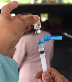 Maceió suspende aplicação da 1ª dose da vacina contra a Covid-19