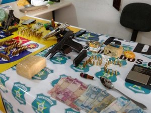 Operação prende sete jovens e apreende quatro adolescentes suspeitos de tráfico de drogas