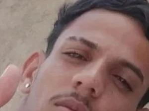 Jovem morre após colisão entre moto e retroescavadeira em Arapiraca