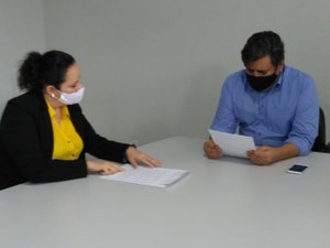 Fabiana Pessoa mantém pré-candidatura e oficializa pedido de explicação de ausências de Teófilo