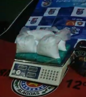 Quantidade de cocaína avaliada em R$ 500 mil é apreendida na parte alta de Maceió