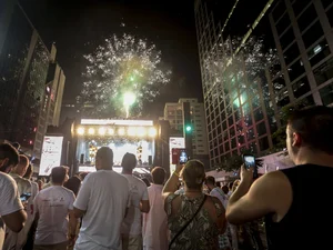 Mesmo com pandemia e festas canceladas, capitais atraem turistas para o Réveillon