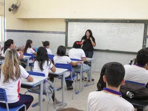 Governo beneficia 160 mil estudantes alagoanos com oficinas e material didático