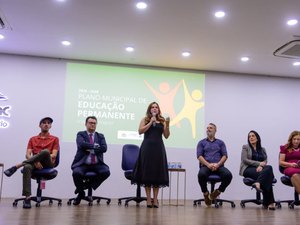 Arapiraca apresenta Plano de Educação permanente do SUAS