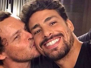 Cauã Reymond faz sexo gay e desabafa após ser colocado contra a parede: “Tranquilo transar com o Matheus”