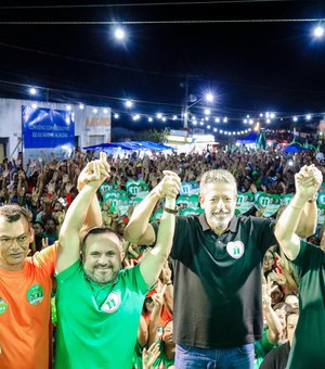 Ao lado do deputado federal Arthur Lira, Bastinho realiza o maior comício da história de Taquarana