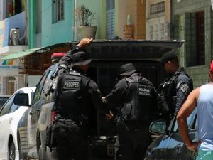 Polícia apreende drogas com adolescente no Risca Faca de Maragogi