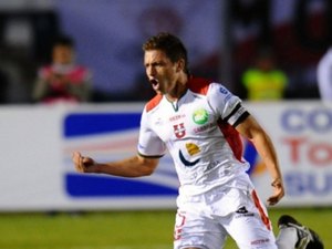 Larrea chega ao Rio para assinar contrato com o Botafogo