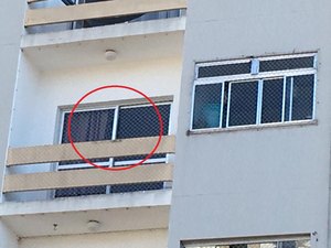 Menina de 8 anos cai do 4º andar de prédio 