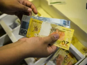 Brasileiros ainda não sacaram R$ 8,53 bilhões de valores a receber