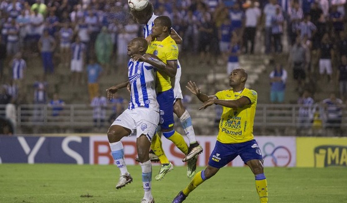 CSA enfrenta Confiança em Aracaju e pode carimbar classificação antecipada