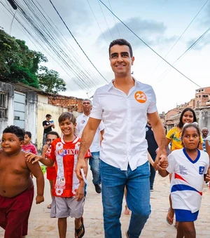 Em ano de eleição, JHC intensifica presença nas grotas com programa da Prefeitura