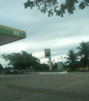 Preço do litro da gasolina comum custa R$ 7,19 em Porto de Pedras