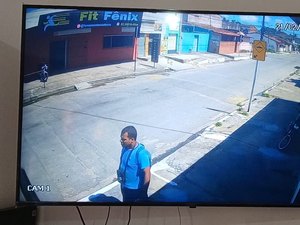 Homem furta motocicleta em via pública no Clima Bom, em Maceió