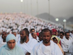 Radicais islâmicos matam pastor e fiéis a tiros durante culto evangélico na África