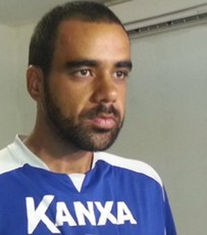 CSA confirma contratação do meia Daniel Costa