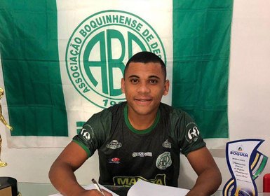 Jovem de São Luís do Quitunde realiza sonha e se torna jogador profissional de futebol