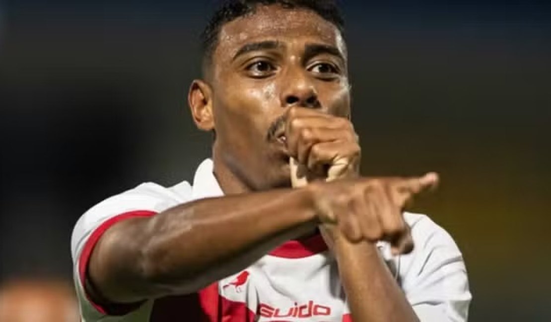 CRB vence Atlético (GO) por 3 a 1  e segue próximo do G -6