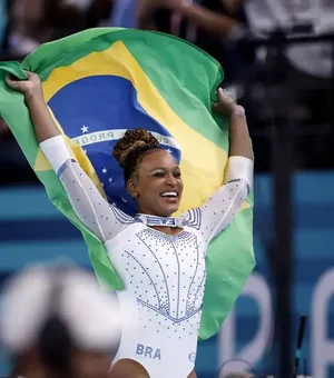 Rebeca Andrade leva prata e se iguala as maiores medalhistas olímpicas do Brasil