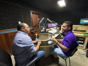 Paulo Dantas relembra ações voltadas para a Educação, critica BRK e comenta possível candidatura