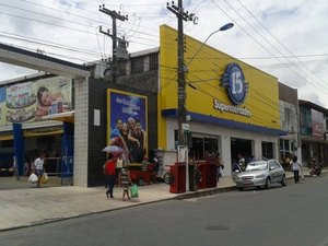Supermercado deve pagar  indenização de R$ 10 mil a estudante