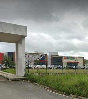 Acidente entre motos e carro deixa uma pessoa ferida em União dos Palmares