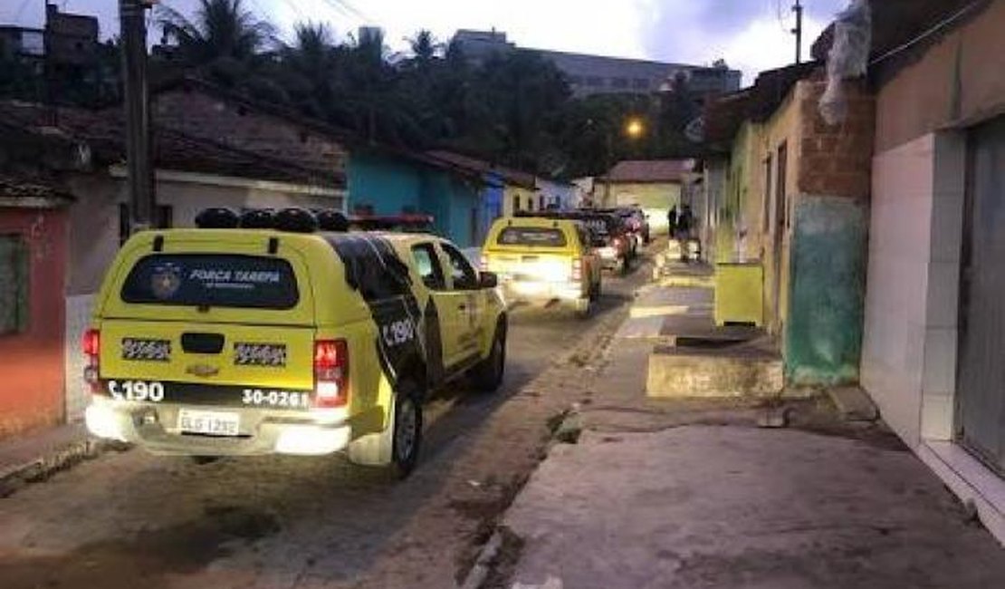 [Áudio] Traficante impõe luto a moradores do Manoel Teles devido morte de criminoso em confronto com a PM