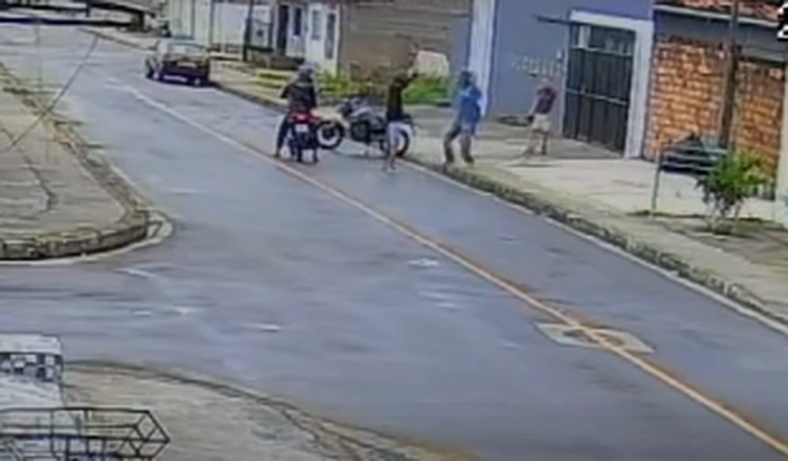 Motocicleta é roubada em plena luz do dia no bairro do Village, em Maceió