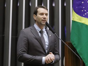 Deputado federal Daniel Barbosa destaca importância de combater a cultura de violência nas escolas