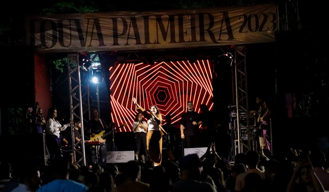 Louva Palmeira reúne centenas de evangélicos na Antiga Estação Ferroviária