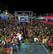 Primeira noite de shows do FIPI reúne multidão em Palmeira dos Índios