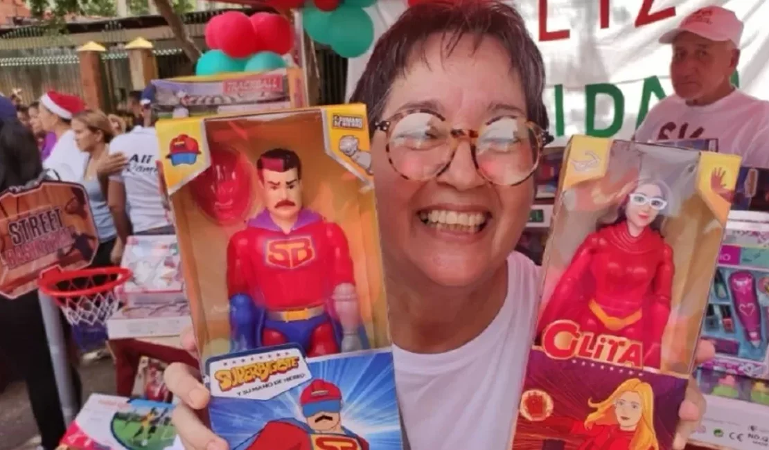 Maduro e primeira-dama viram presente de Natal na Venezuela